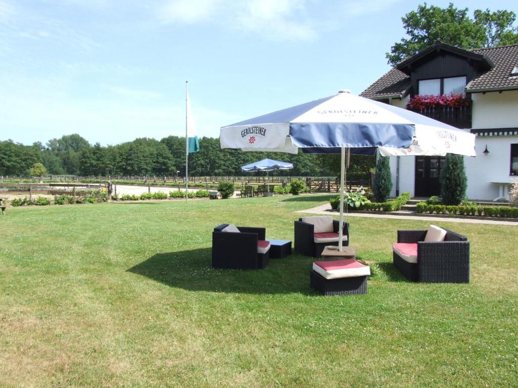 ลันด์โฮเทล ลินเดิน อัม เฟเนโคเทนเซ Hotel Niederkruechten ภายนอก รูปภาพ